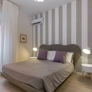 veronas-apartment-near-the-arena.hotelinveneto.com/